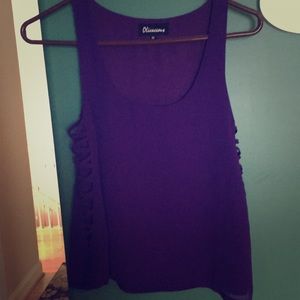 Flowy open side stitched top